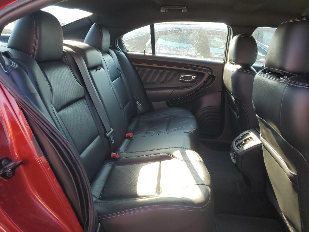 2016 Ford Taurus - Image 10