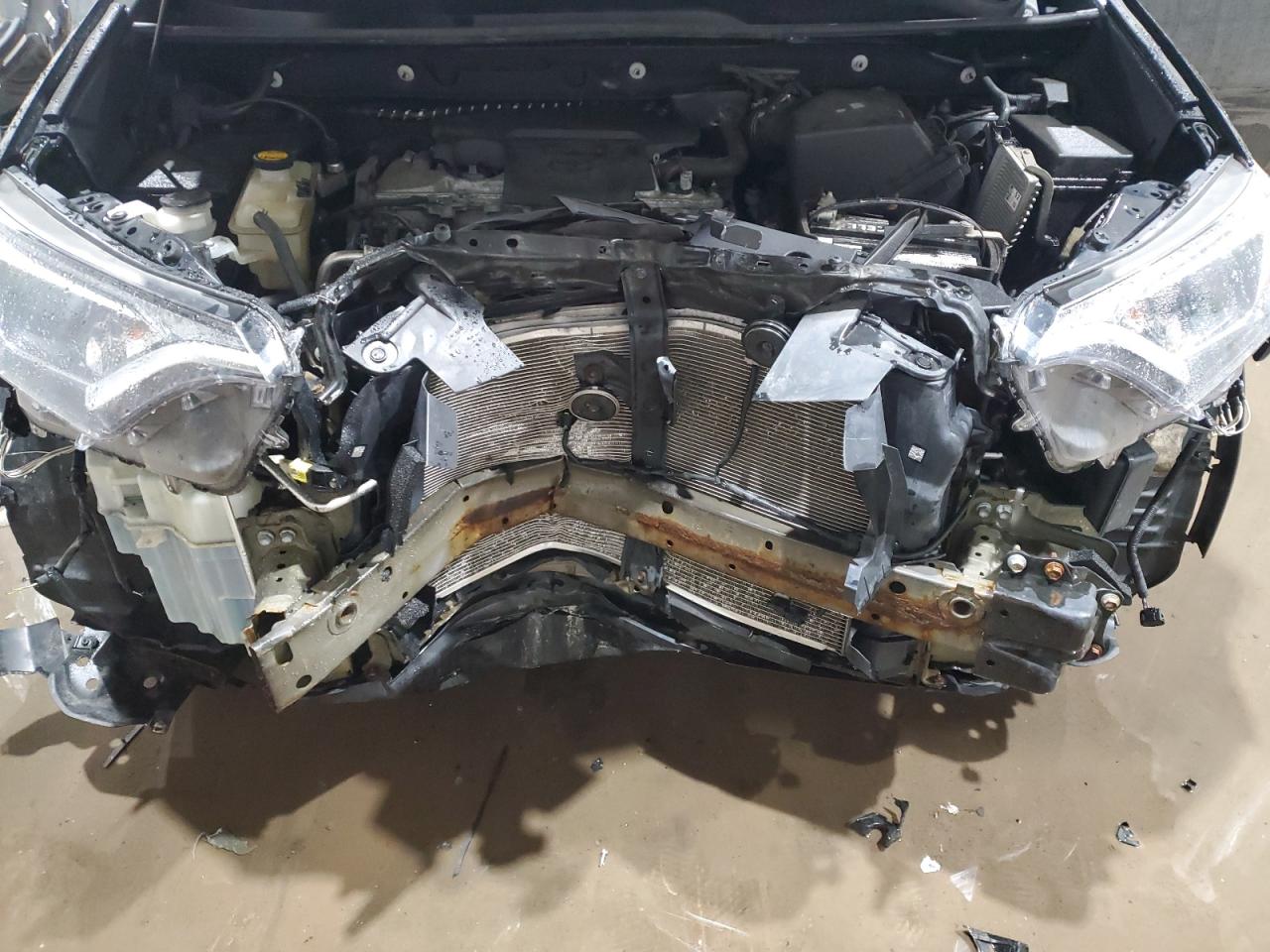 2017 Toyota RAV 4 - Image 12