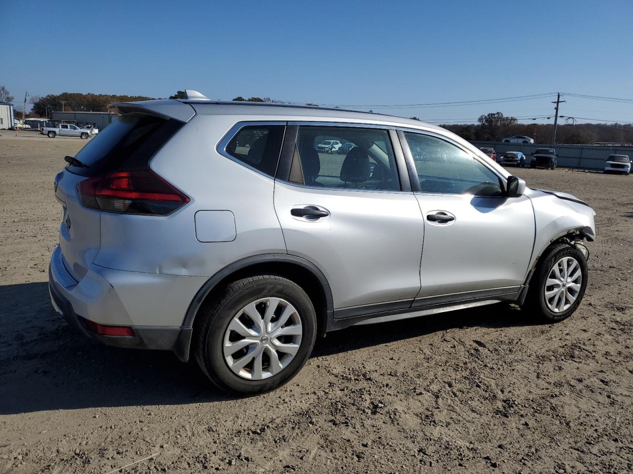 2018 Nissan Rogue - Image 3