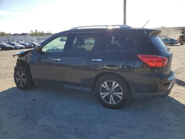  NISSAN PATHFINDER 2017 Чорний