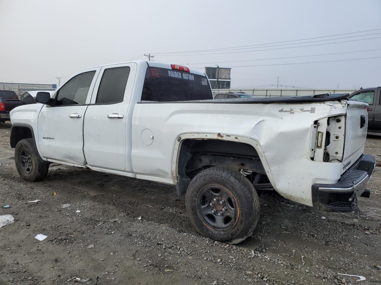 2015 GMC Sierra - Image 2