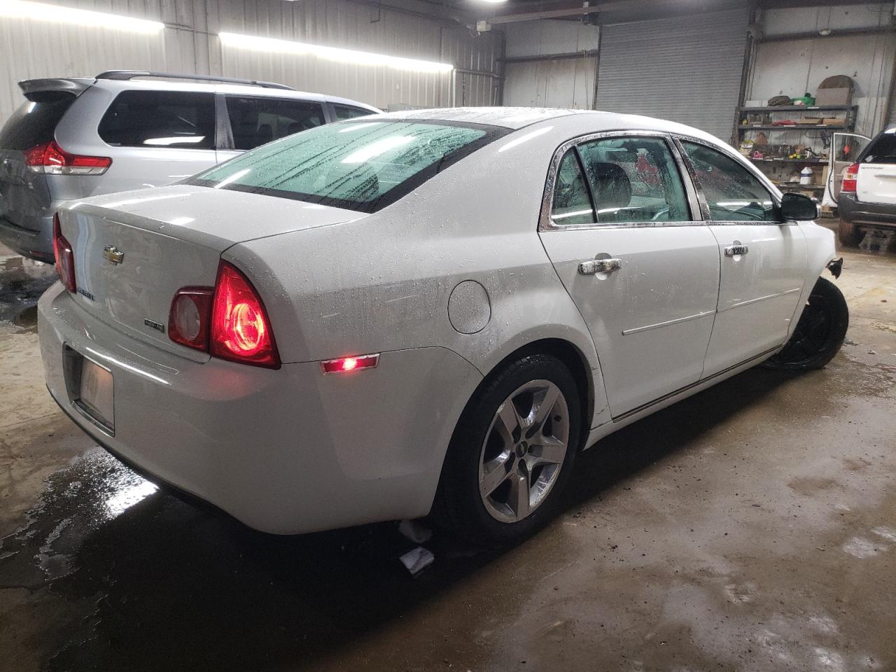 2010 Chevrolet Malibu - Image 3