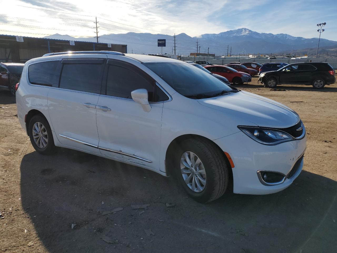 2018 Chrysler Pacifica - Image 4