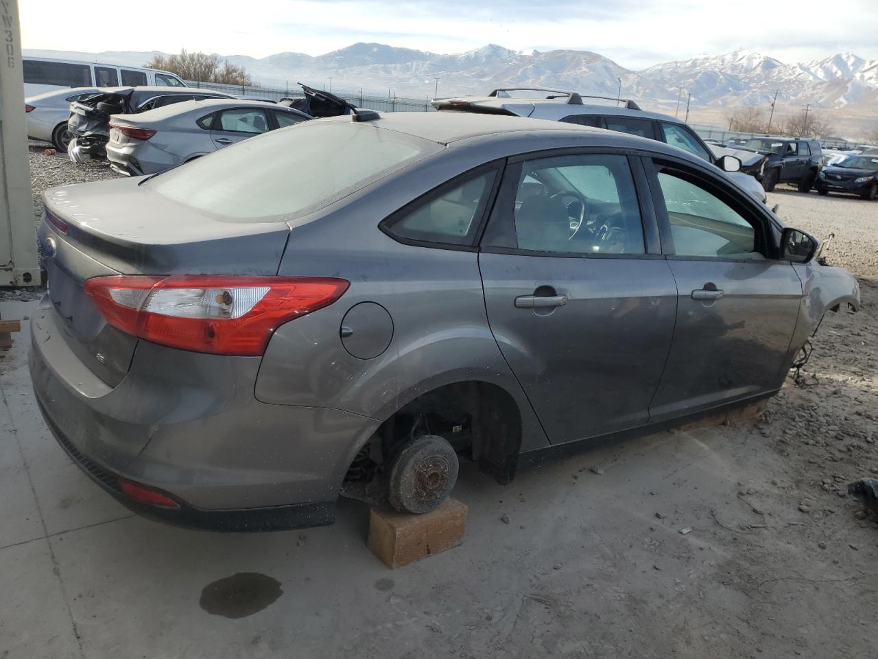 VIN 1FADP3F25EL200472 2014 FORD FOCUS no.3