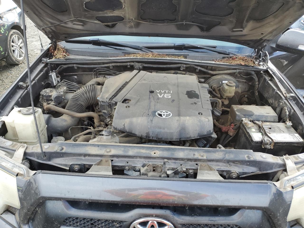 2012 Toyota Tacoma - Image 11