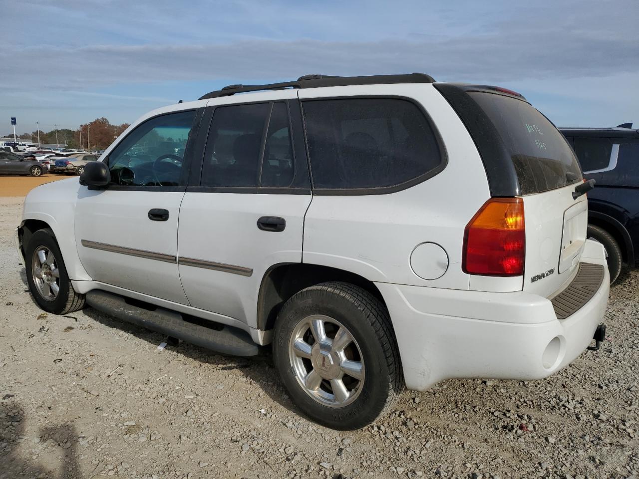 2007 GMC Envoy - Image 2