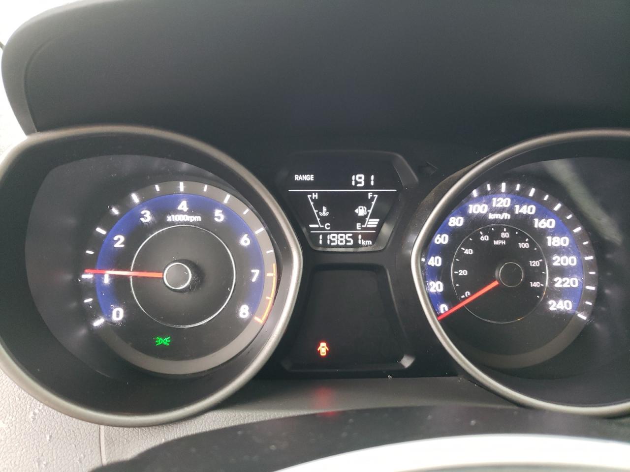 2016 Hyundai Elantra - Image 9