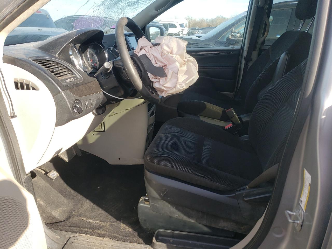 2020 Dodge Caravan - Image 7
