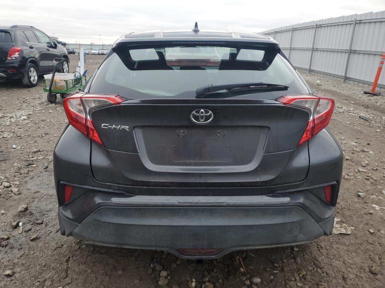 VIN NMTKHMBX5JR028747 2018 TOYOTA C-HR no.6