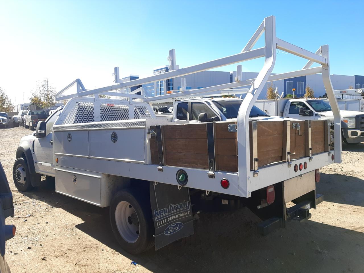 2022 Ford F550 - Image 2