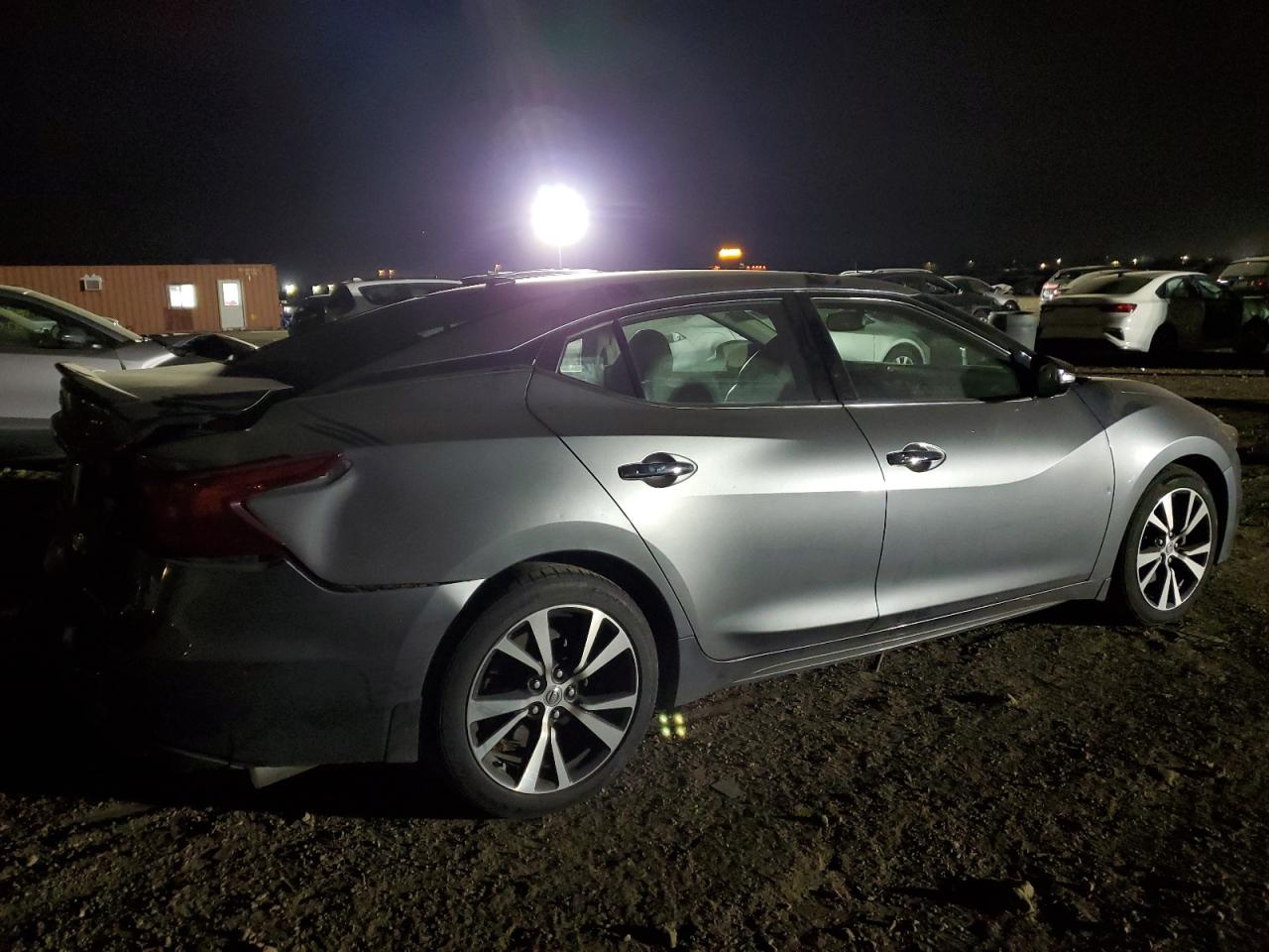 2016 Nissan Maxima - Image 3