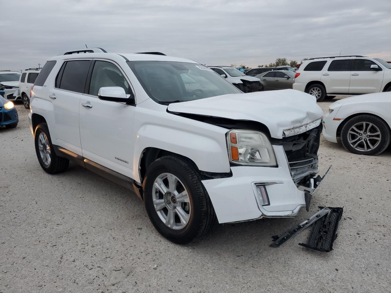 2017 GMC Terrain - Image 4
