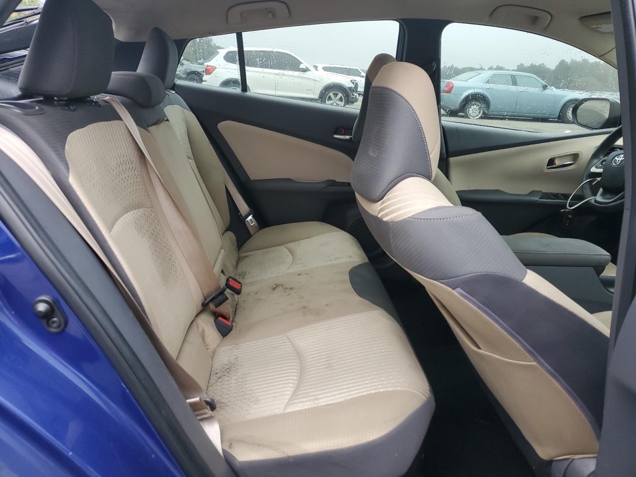 2016 Toyota Prius - Image 10