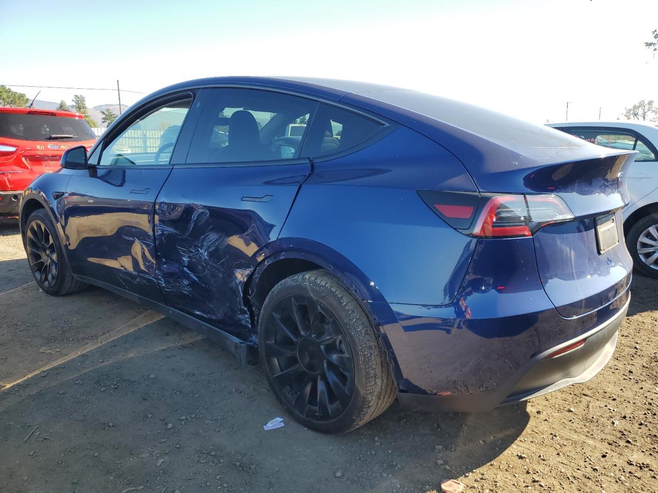 7SAYGDEE7PF676678 2023 TESLA MODEL Y - Image 2