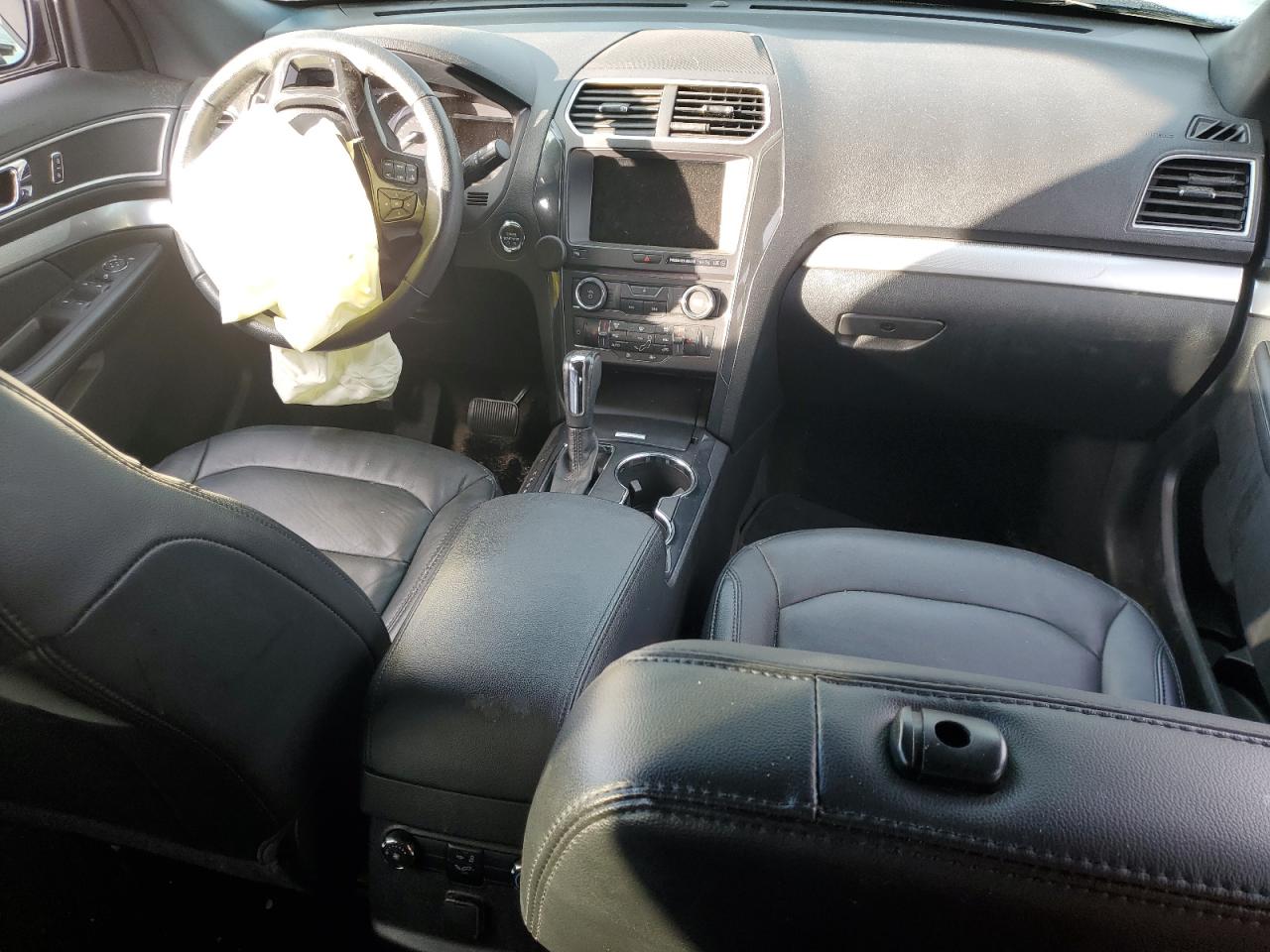 2017 Ford Explorer - Image 8