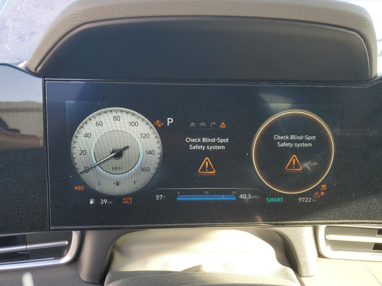 2024 Hyundai Elantra - Image 9