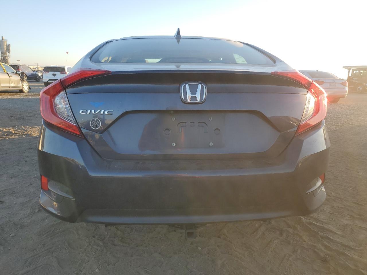 2018 Honda Civic - Image 6