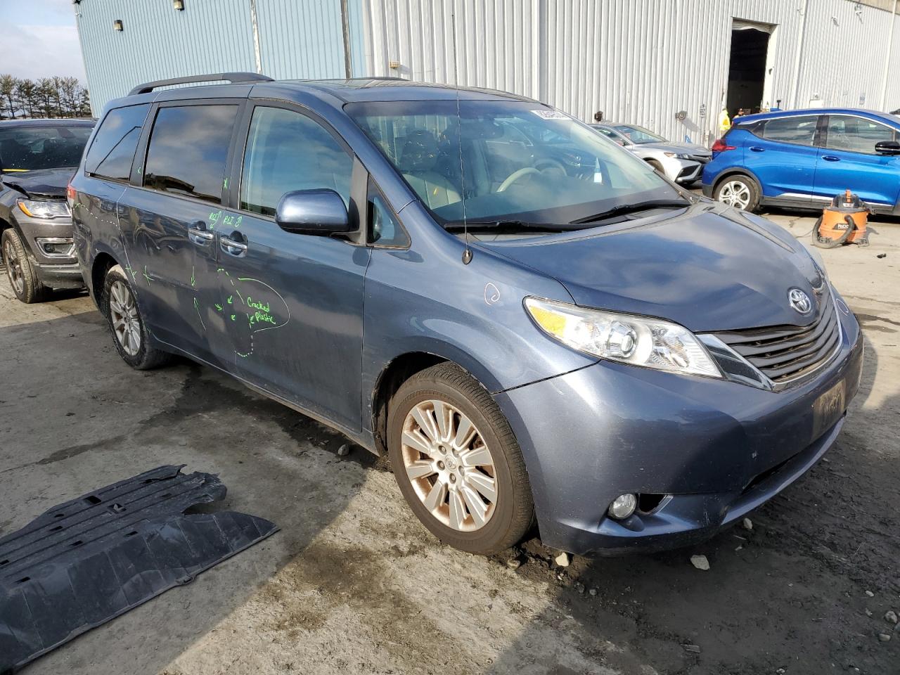 2014 Toyota Sienna - Image 4