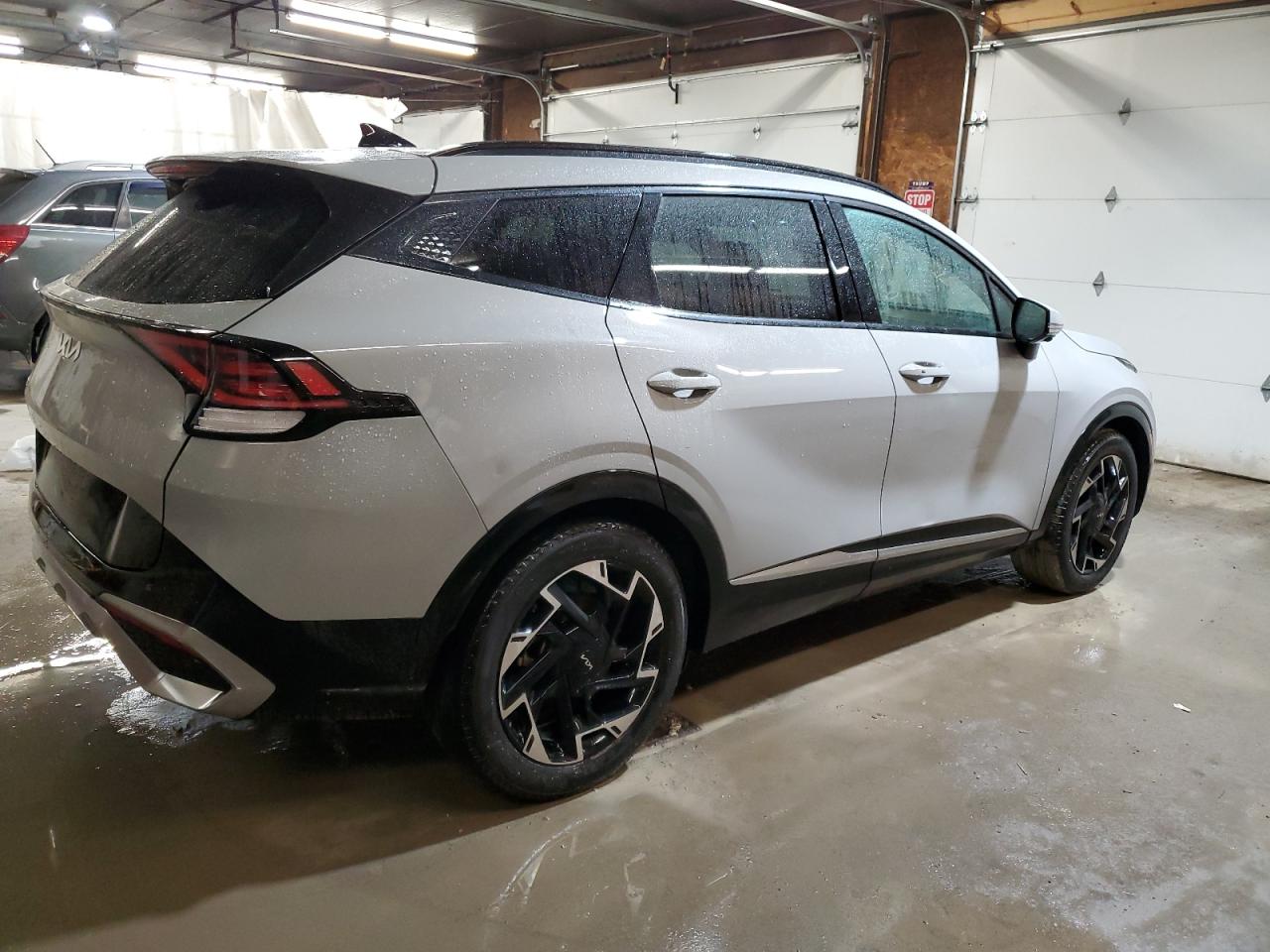 2023 Kia Sportage - Image 3