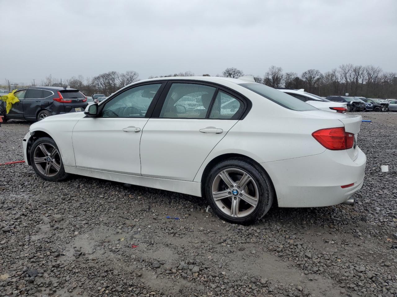 WBA3B1G56FNT63927 2015 BMW 3 SERIES - Image 2