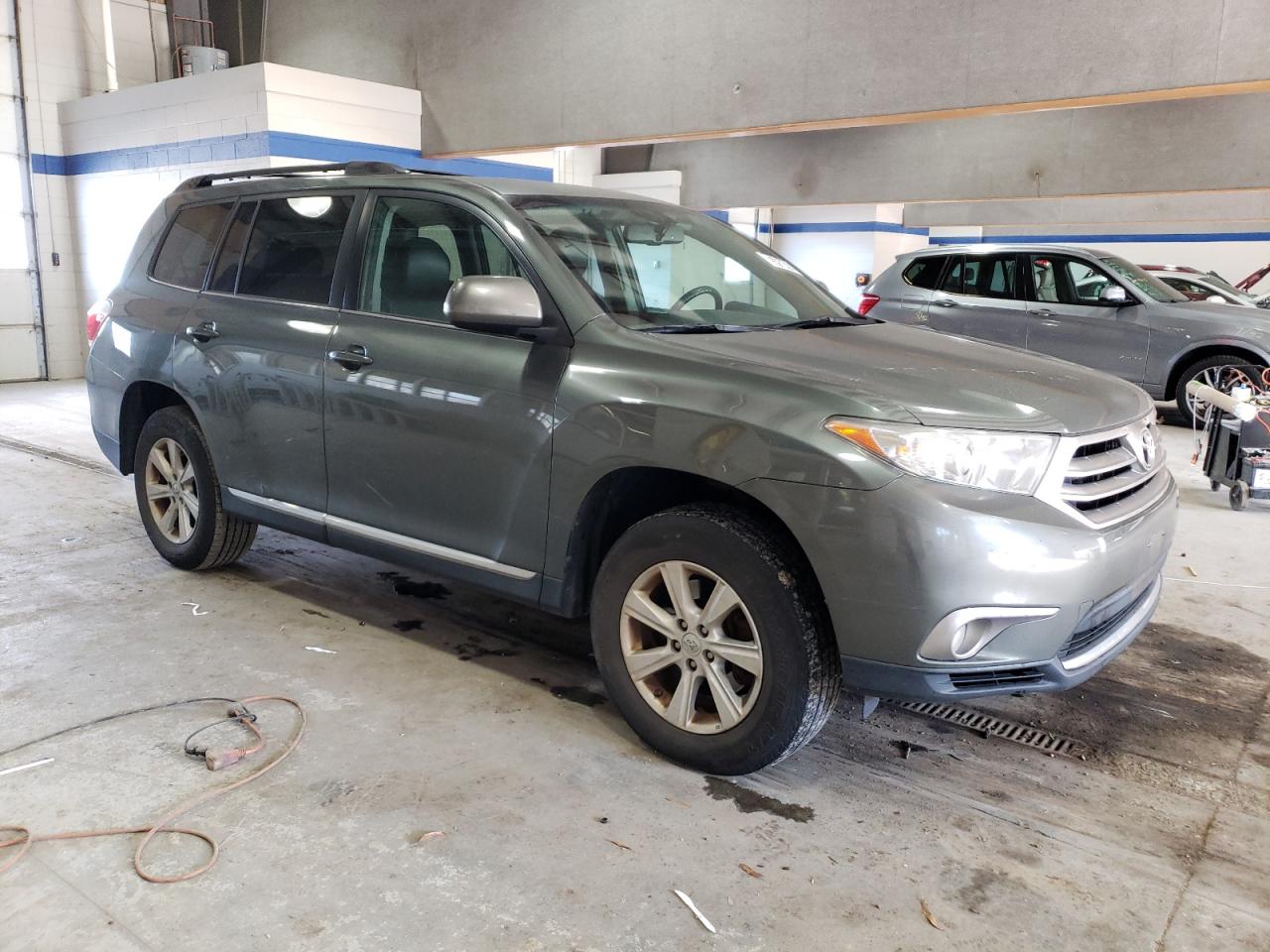 VIN 5TDBK3EH0DS268553 2013 TOYOTA HIGHLANDER no.4