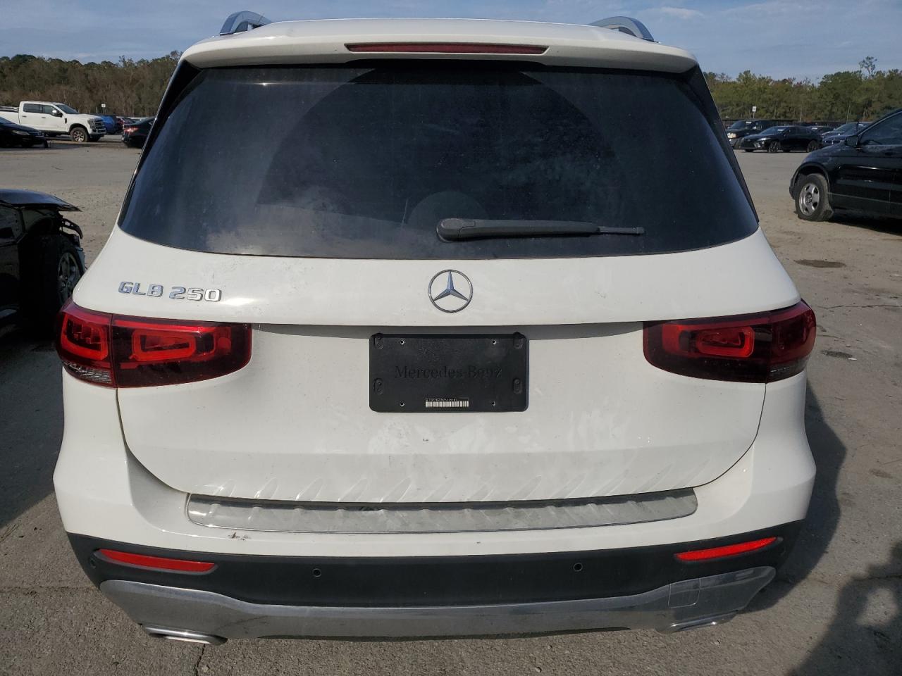 2021 Mercedes-Benz GLB - Image 6
