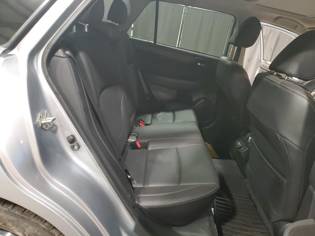 2018 Subaru Outback - Image 10