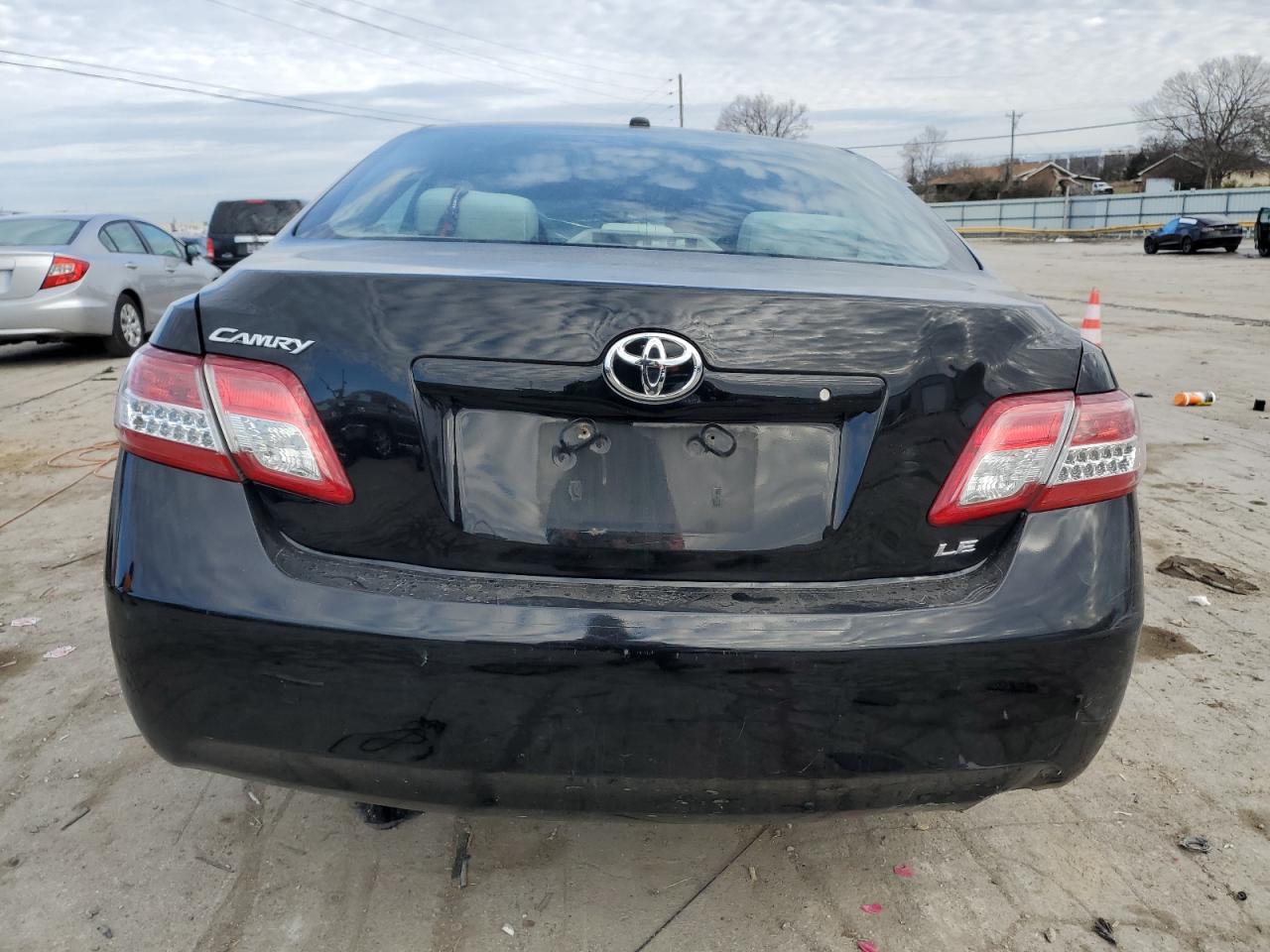2011 Toyota Camry - Image 6