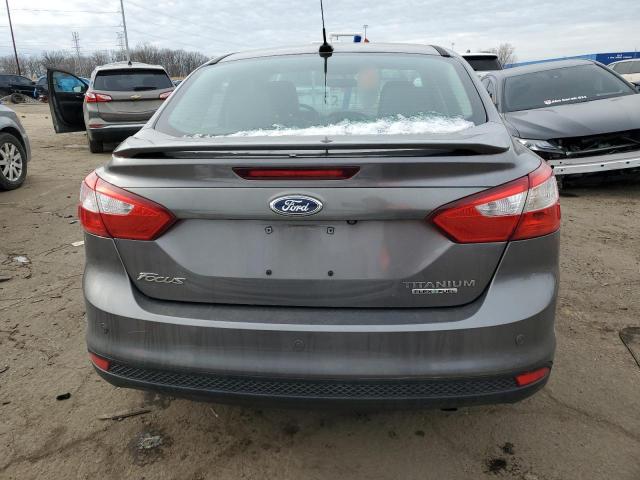 Sedans FORD FOCUS 2014 Szary