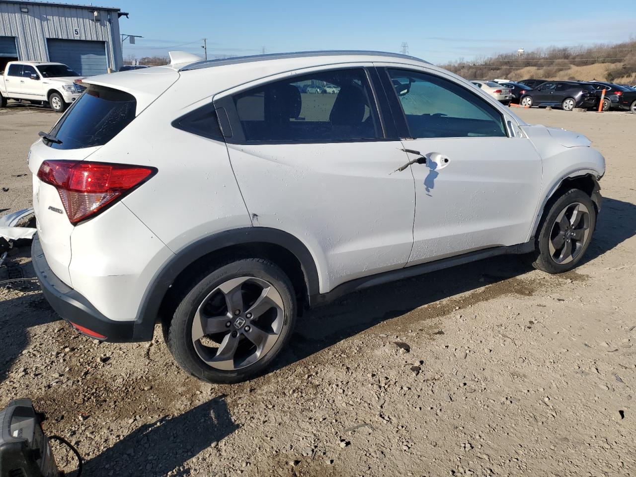 VIN 3CZRU6H74JM716778 2018 HONDA HR-V no.3