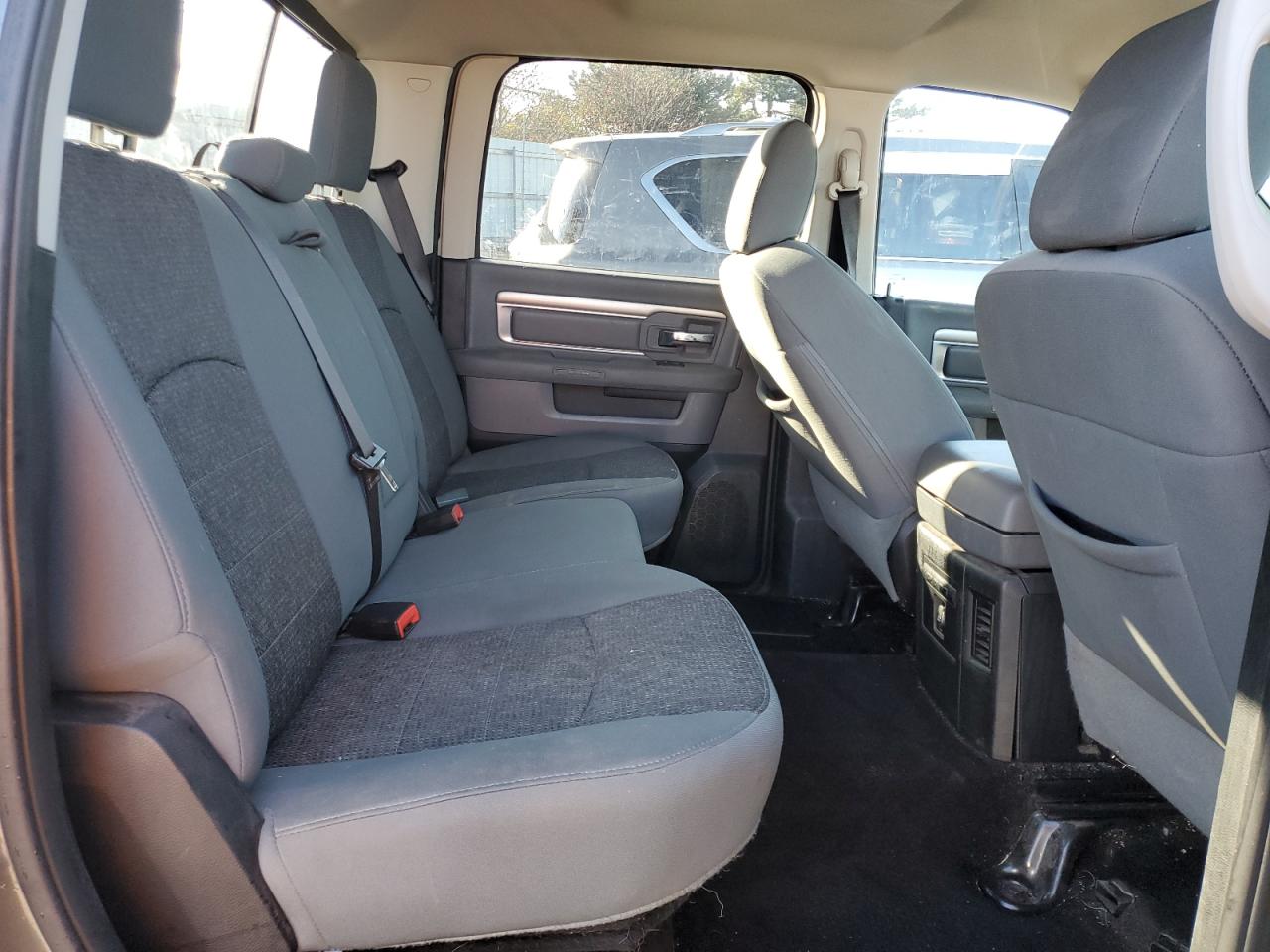 2015 RAM 1500 - Image 10