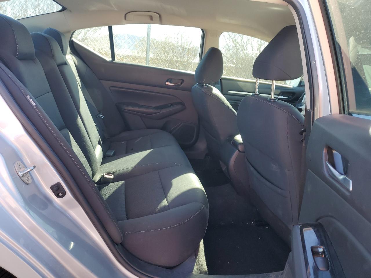 2021 Nissan Altima - Image 10