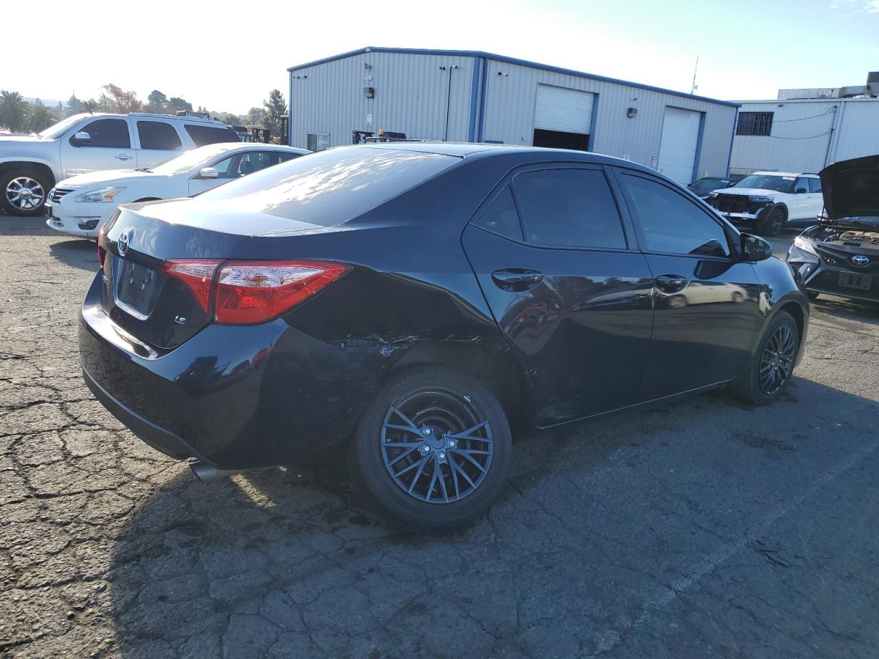 VIN 2T1BURHE8JC060293 2018 TOYOTA COROLLA no.3