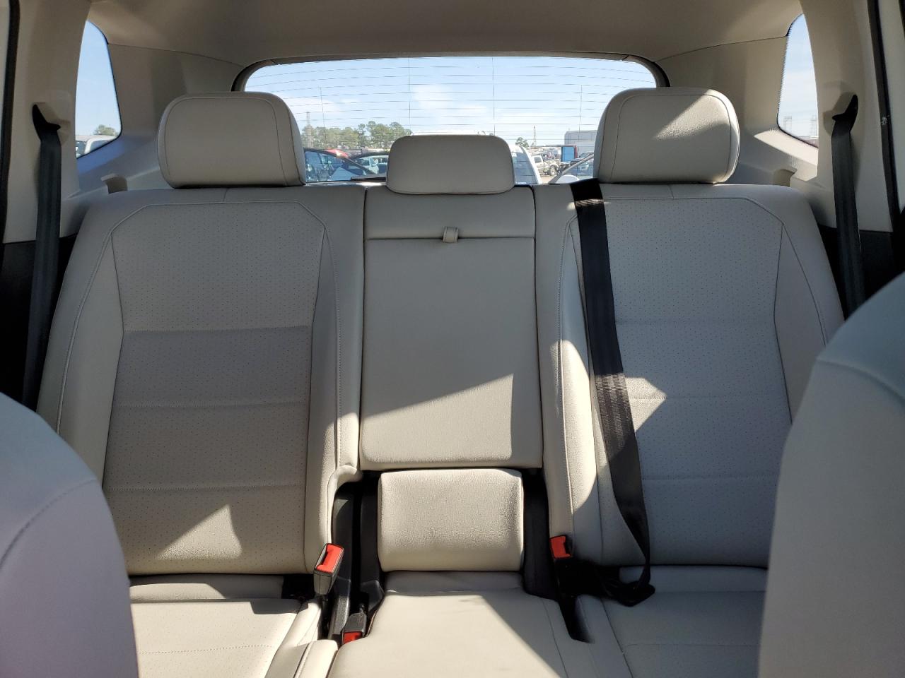 2021 Volkswagen Tiguan - Image 10
