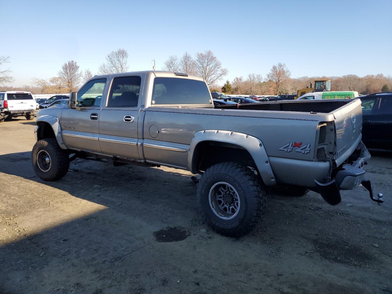 2002 GMC Sierra - Image 2
