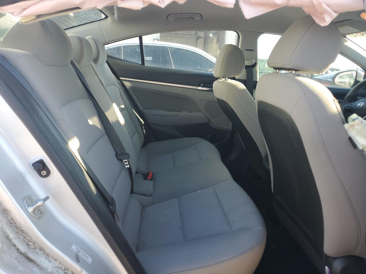 2019 Hyundai Elantra - Image 10