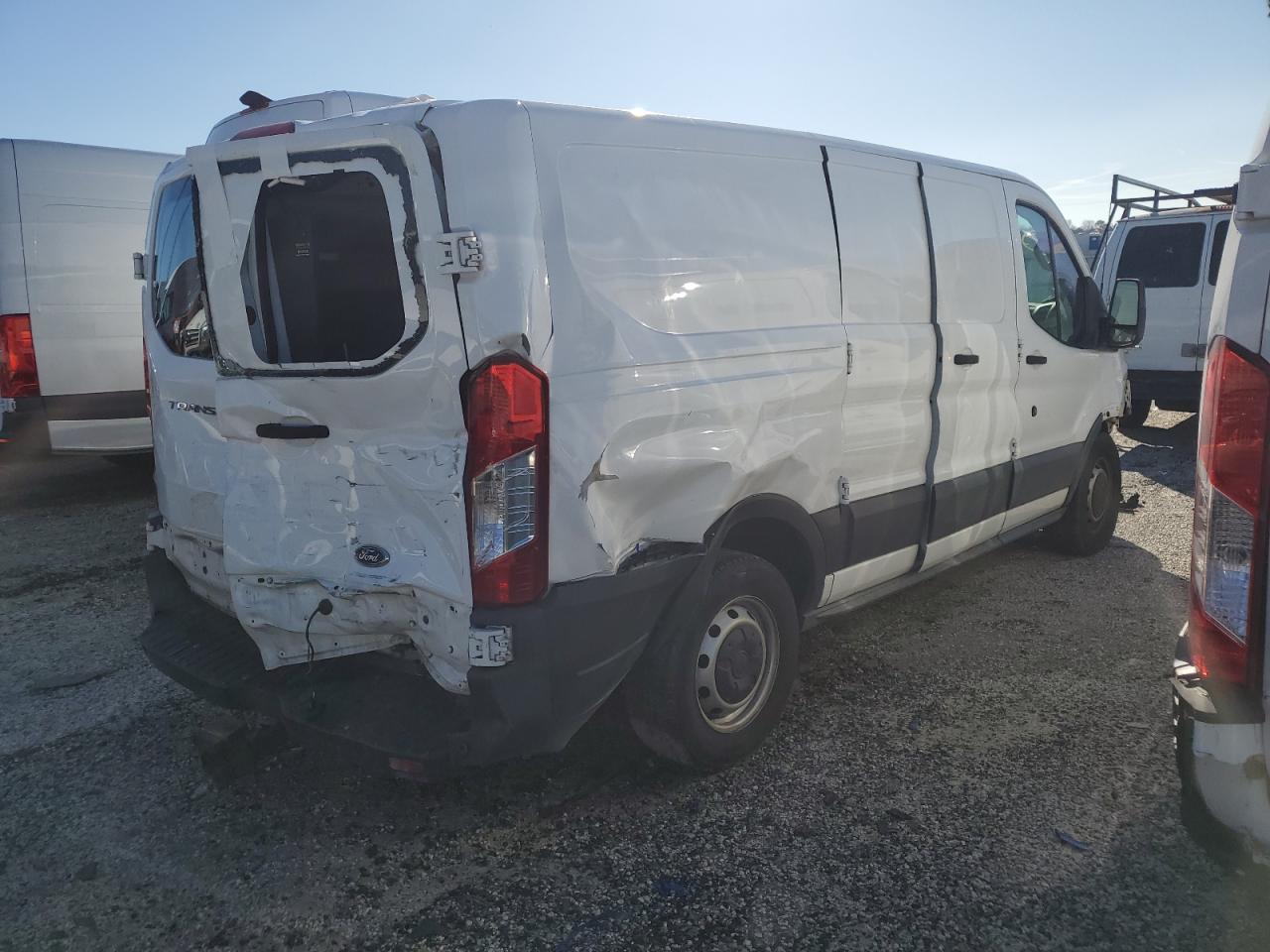 VIN 1FTYE1ZM8GKA04232 2016 FORD TRANSIT no.3