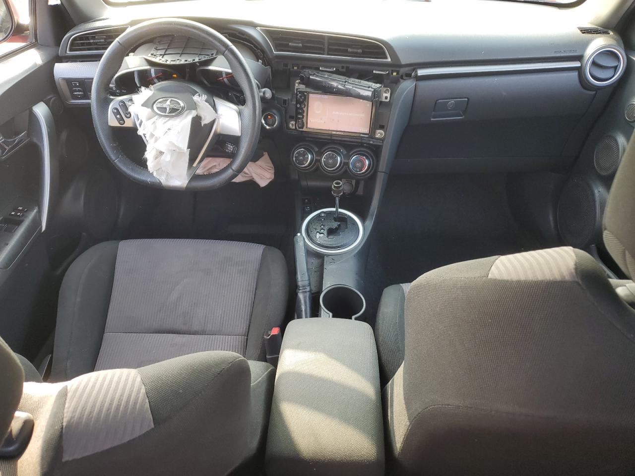 2016 Scion tC - Image 8