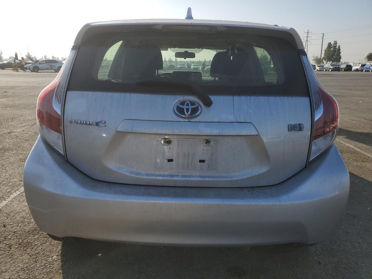 2015 Toyota Prius - Image 6
