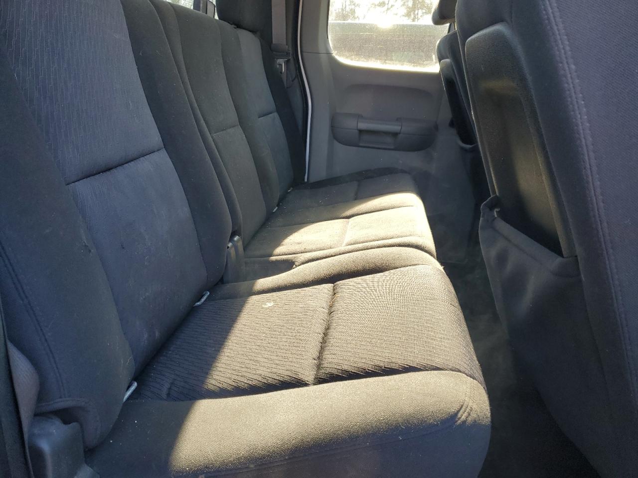 2007 Chevrolet Silverado - Image 10