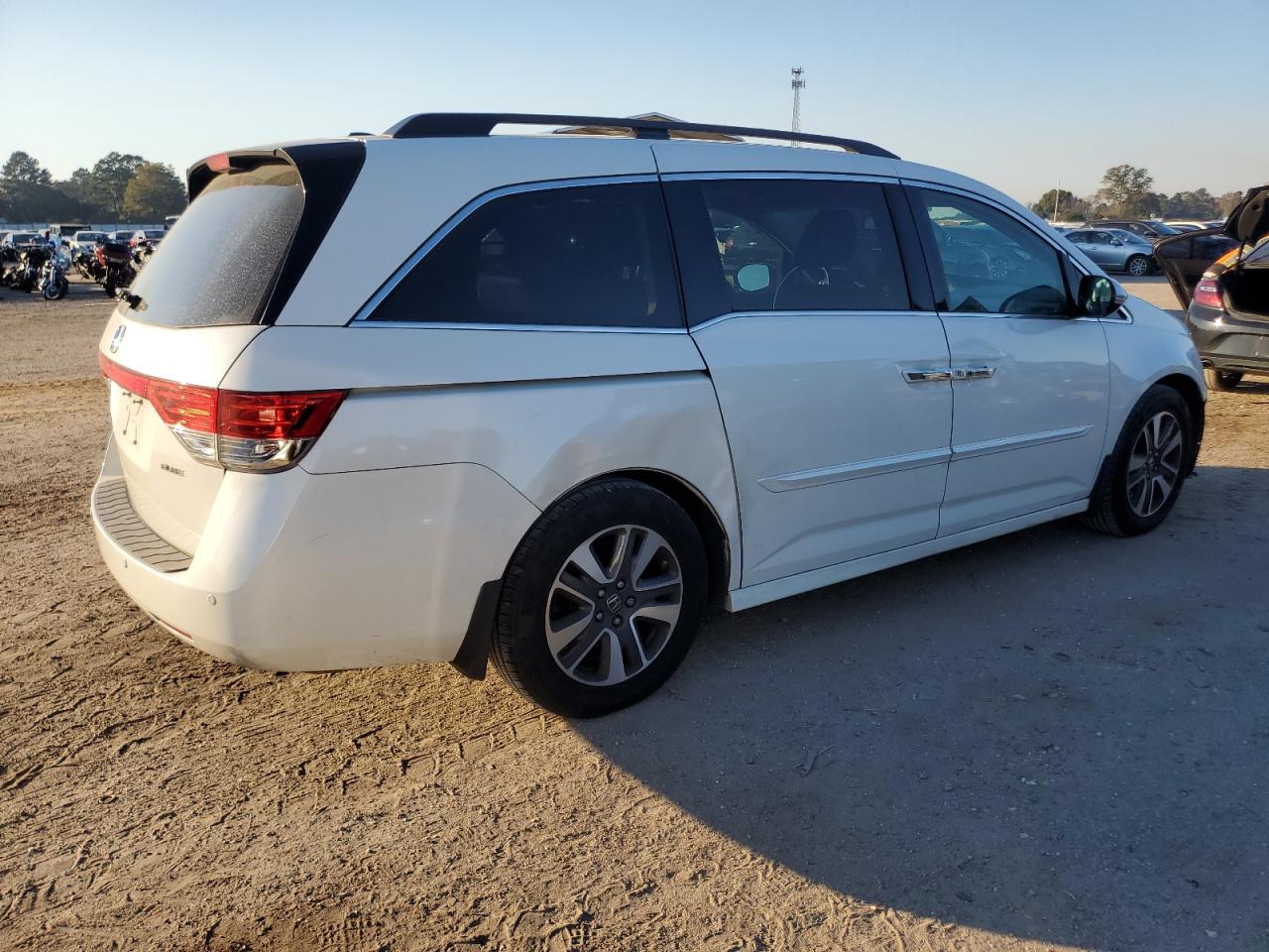 2015 Honda Odyssey - Image 3