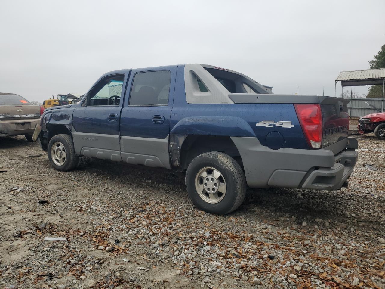 2002 Chevrolet Avalanche - Image 2