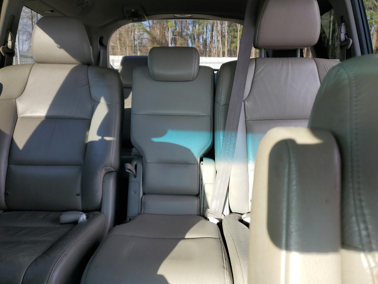 2011 Honda Odyssey - Image 10
