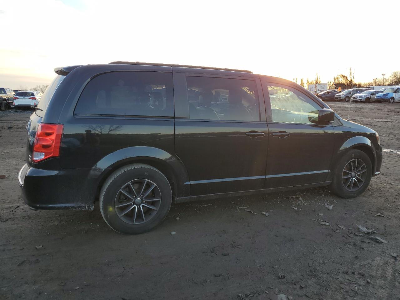 VIN 2C4RDGEG0JR241025 2018 DODGE CARAVAN no.3