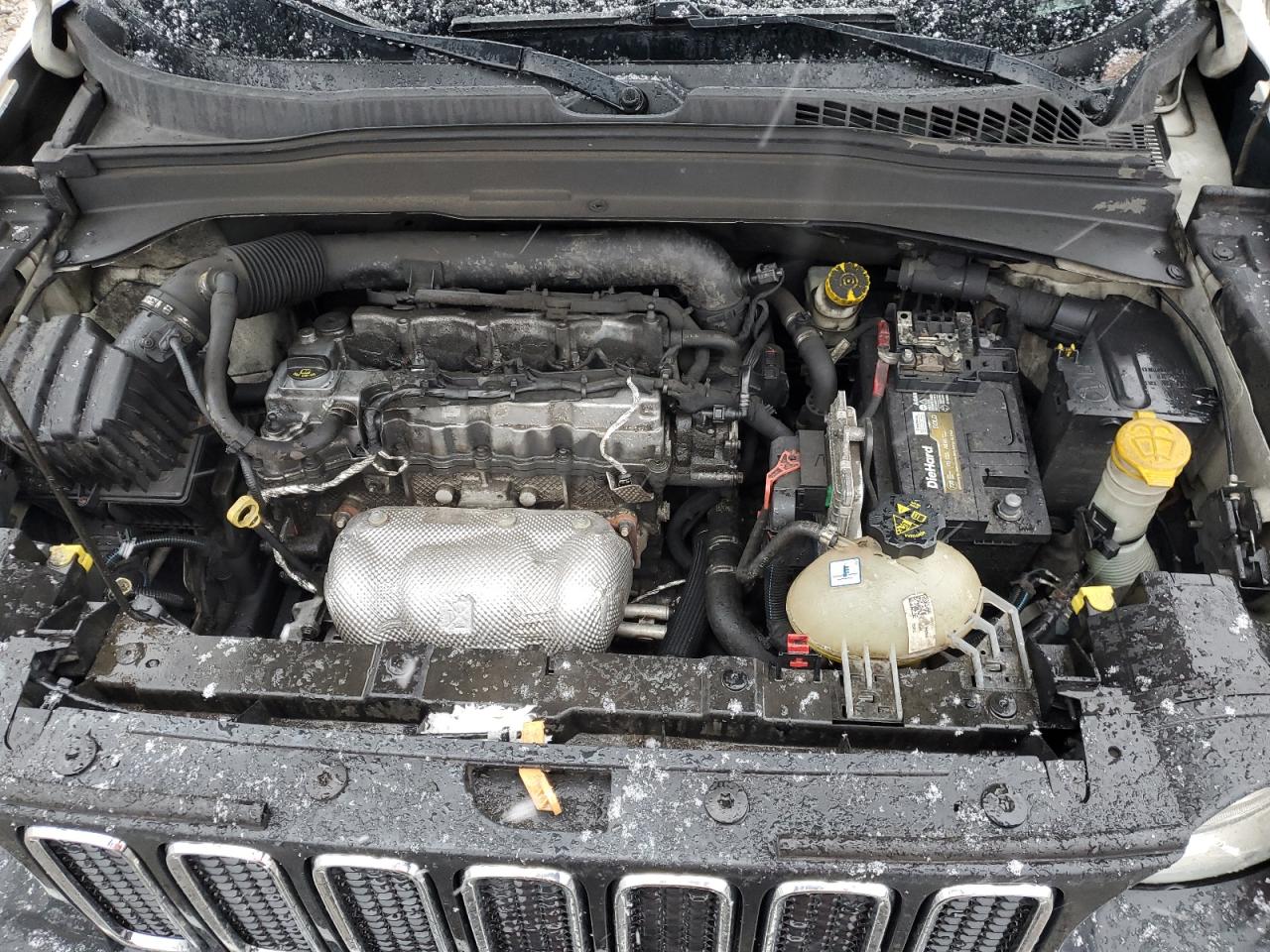 2015 Jeep Renegade Sport VIN: ZACCJAAT0FPB58097 Lot: 85199974