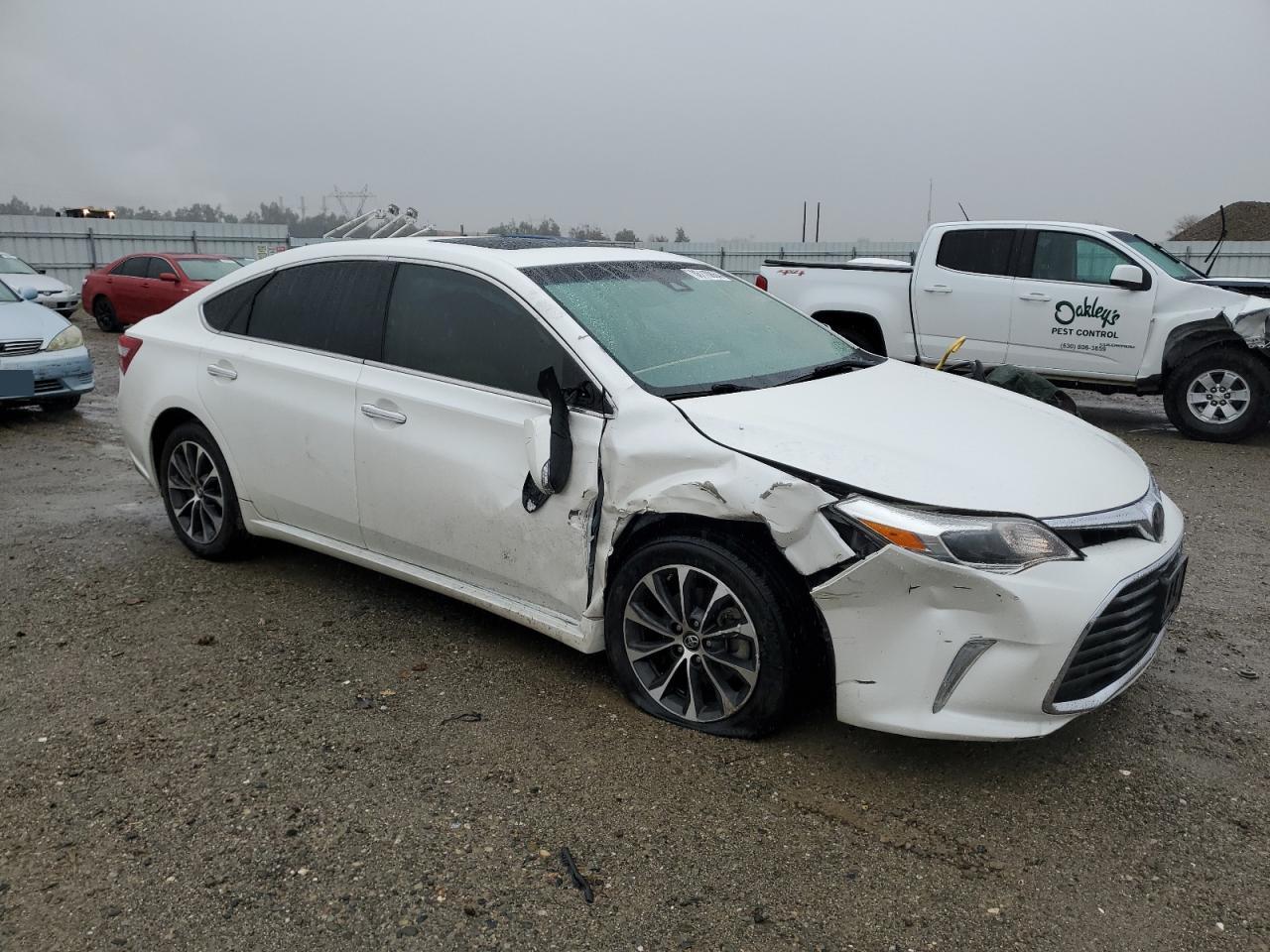 2018 Toyota Avalon - Image 4