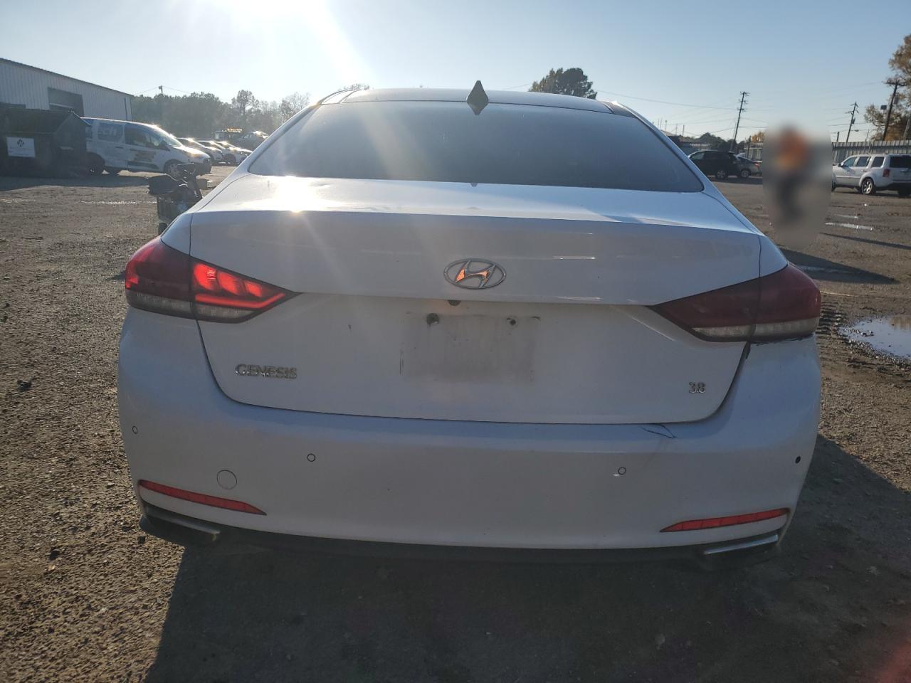 VIN KMHGN4JE0FU050069 2015 HYUNDAI GENESIS no.6