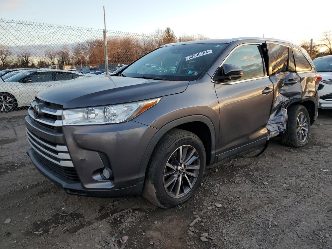 2019 Toyota Highlander - Image 1