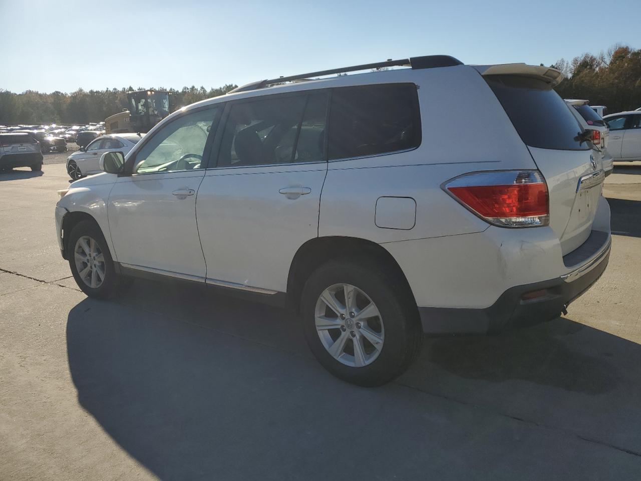 2011 Toyota Highlander - Image 2