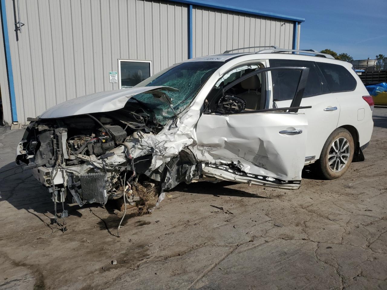 2013 Nissan Pathfinder - Image 1